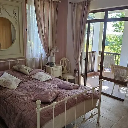 Villa Beautiful And Quiet Family