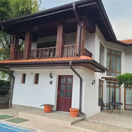 Villa Beautiful And Quiet Family
